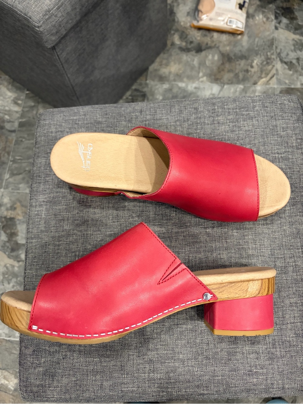 Dansko Maci clogs Mule Sandals size 42 / 11 raspberry red/pink New